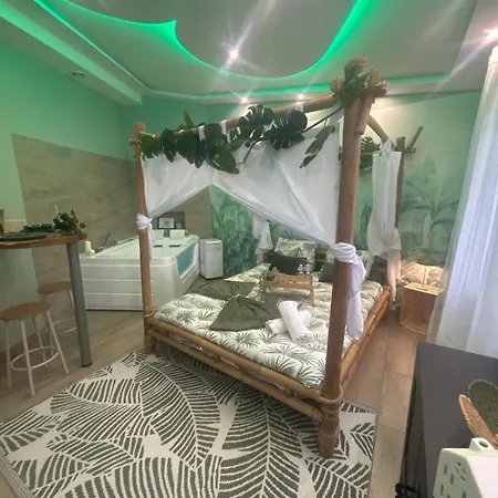 Appartement La Jungle Secrete Et Cinema En Plein Air *